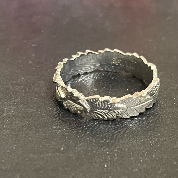 Avon Jewelry - 1979 Avon Laurel Leaf Ring